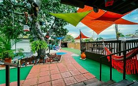 Hammocks & Mini-Golf! 10 Mins From Beach!